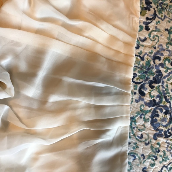 Lace Romper - Picture 3 of 4